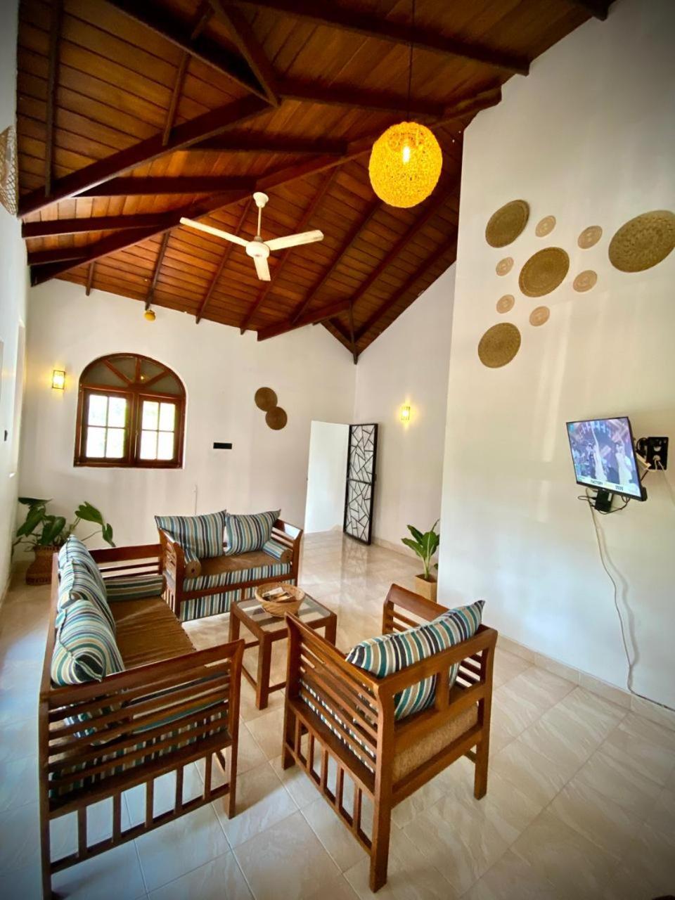 Kingcity Resort Anuradhapura Ngoại thất bức ảnh